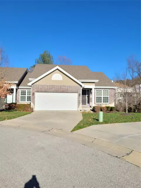 5906 Stephanie Green Ct, Saint Louis, MO 63129