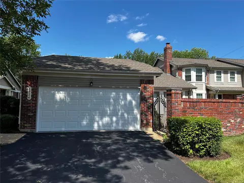 1924 Dewitt Ridge Dr, Chesterfield, MO 63017