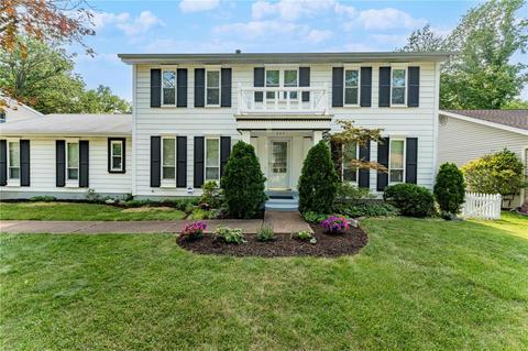 629 Oak Path Dr, Ballwin, MO 63011
