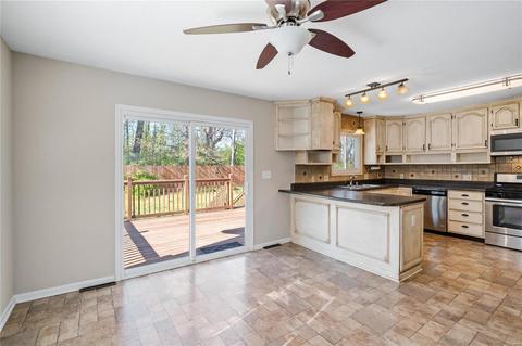 317 Westbrook Dr, O'fallon, MO 63366 photo 3