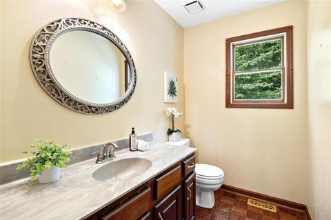 1326 Dietrich Oaks Dr, Ballwin, MO 63021 photo 16