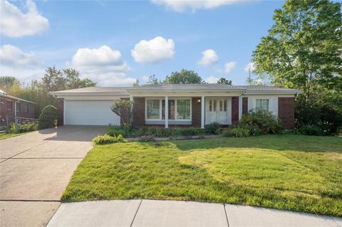 15725 Cotting Ct, Chesterfield, MO 63017