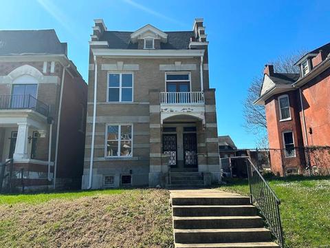 5378 Maple Ave, Saint Louis, MO 63112