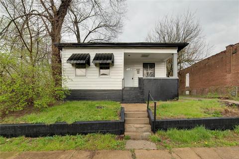 8922 Edna St, Saint Louis, MO 63147
