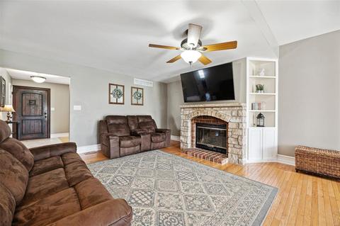 1166 Hackmann Rd, O'fallon, MO 63366 photo 3