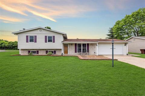 57 Countryside Dr, Saint Peters, MO 63376