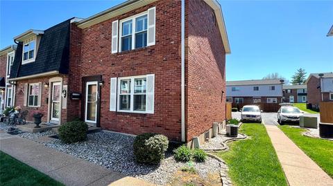 2554 Wallford Walk, Saint Louis, MO 63129
