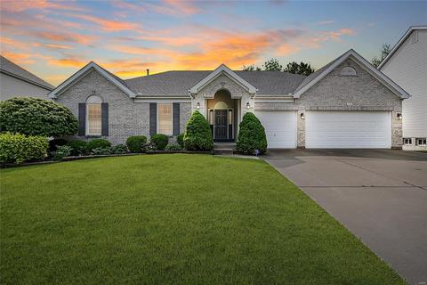 432 Olde Court Rd, Saint Charles, MO 63303