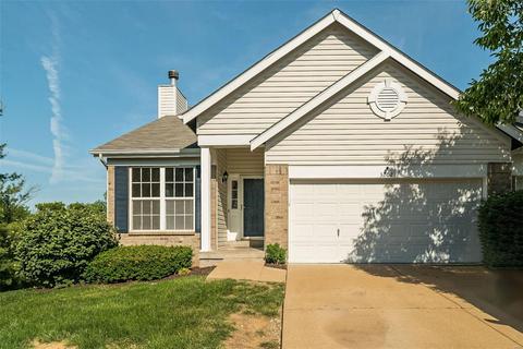 3202 Country Hollow Dr, Saint Louis, MO 63129