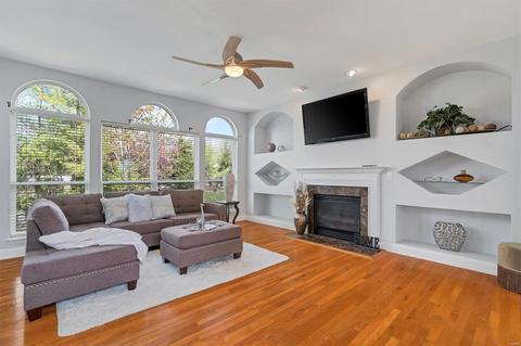 291 Arbor Trails Dr, Ballwin, MO 63021 photo 14