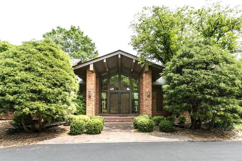 434 Cheshire Farm Ln, Saint Louis, MO 63141