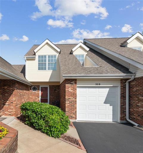 329 Devonshire Ct #B, Saint Peters, MO 63376