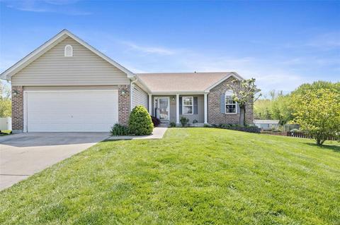 121 W Park Cir, O'fallon, MO 63366
