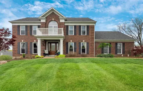 5605 Summerside Trl, Saint Louis, MO 63128