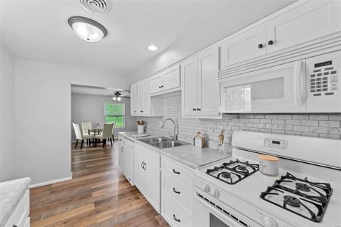 4401 Ashby Rd, Saint Ann, MO 63074 photo 10