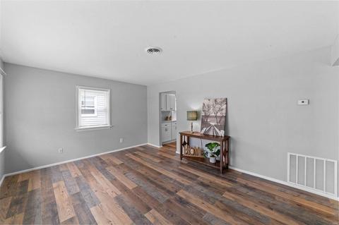 4401 Ashby Rd, Saint Ann, MO 63074 photo 6