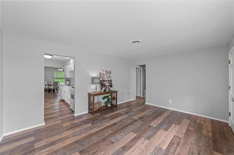 4401 Ashby Rd, Saint Ann, MO 63074 photo 9