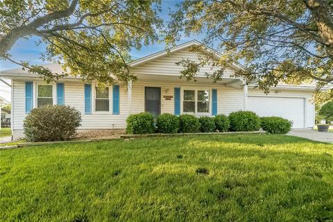 2 Cedar Ln, O'fallon, MO 63366