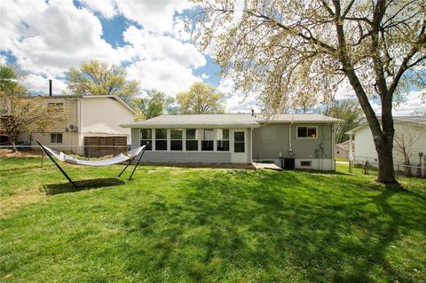 37 Saint Lawrence Dr, Ballwin, MO 63021 photo 2