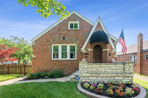 9014 Kathleen Ave, Saint Louis, MO 63123