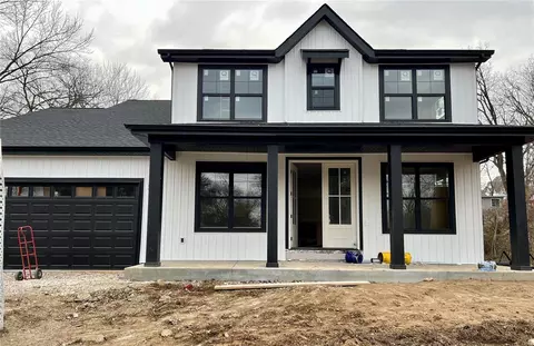 220 Avery Dr, Kirkwood, MO 63122