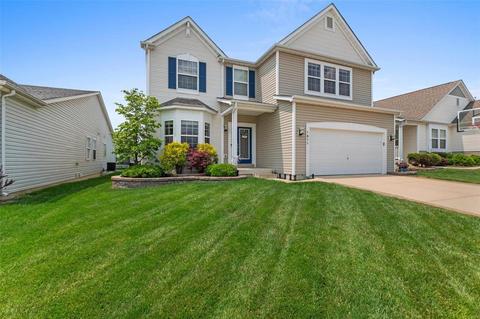 1811 English Oak Dr, Lake Saint Louis, MO 63367