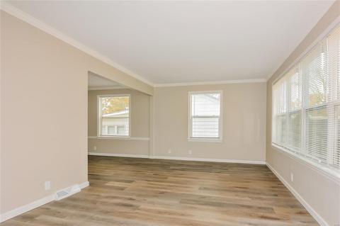 1508 Akron Dr, Saint Louis, MO 63137 photo 4