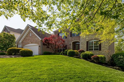1626 Bentshire Ct, Ellisville, MO 63011