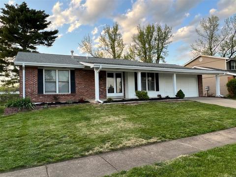 1017 Summer Tree Dr, Ballwin, MO 63011 photo 2