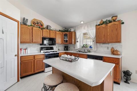 719 Loretta Dr, O'fallon, MO 63366 photo 12