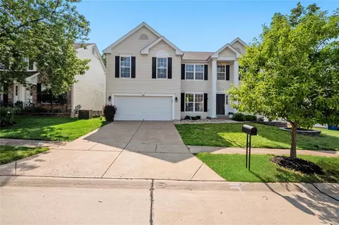 349 Birchwood Crossing Ln, Maryland Heights, MO 63043