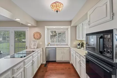 963 Palm Bay Dr, Ballwin, MO 63021 photo 11