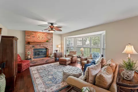 963 Palm Bay Dr, Ballwin, MO 63021 photo 5