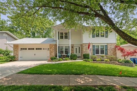 1120 Crested View Dr, Saint Louis, MO 63146