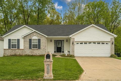 3809 Pine Forest Ln, Saint Charles, MO 63304