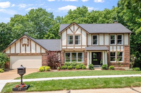 533 Ballas Park Dr, Saint Louis, MO 63122