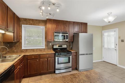 247 Ramsey Ln, Ballwin, MO 63021 photo 10