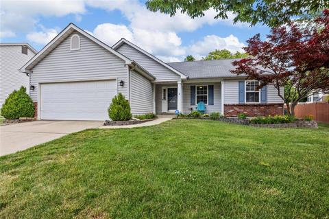3796 Cambridge Crossing Dr, Saint Charles, MO 63304