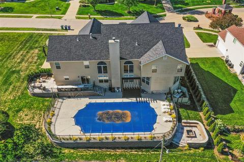 4005 Portland Ridge Dr, Florissant, MO 63034