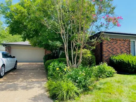 11900 Beaverton Dr, Bridgeton, MO 63044
