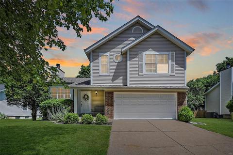 853 Spring Hill Farm Dr, Ballwin, MO 63021