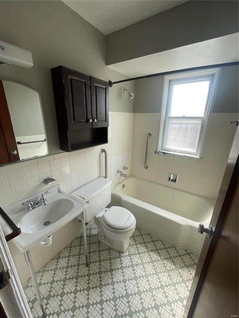 121 S Dade Ave, Saint Louis, MO 63135 photo 5