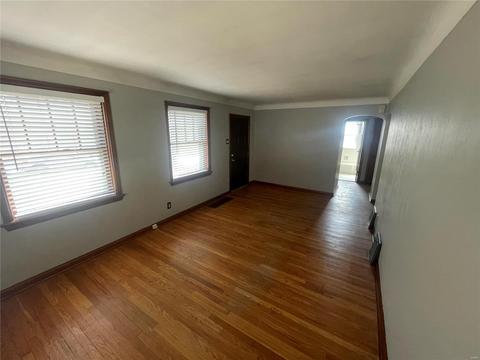 121 S Dade Ave, Saint Louis, MO 63135 photo 2
