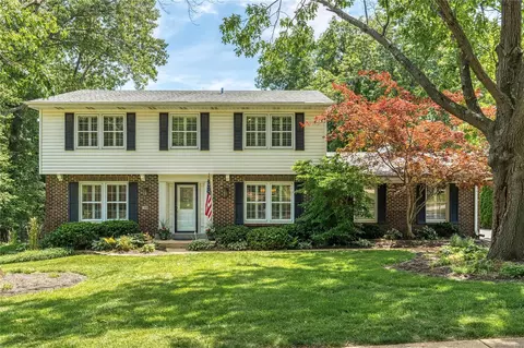 1608 Lynkirk Ln, Saint Louis, MO 63122