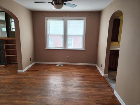 706 Tesmore Pl, Saint Louis, MO 63135 photo 5