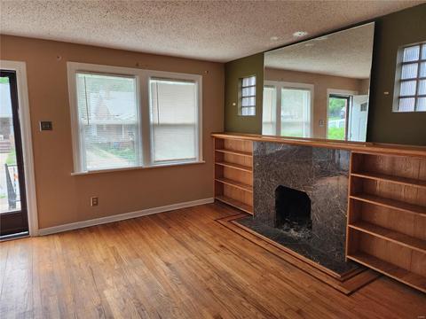 706 Tesmore Pl, Saint Louis, MO 63135 photo 3