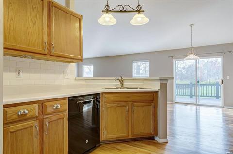 2707 Brook Meadow Ln, O'fallon, MO 63368 photo 11