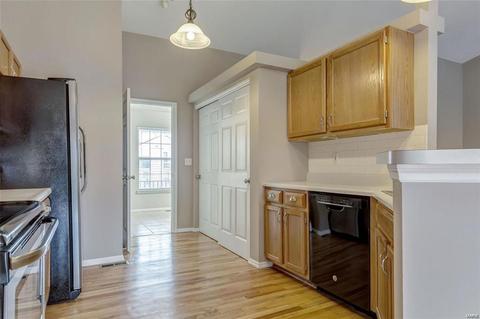 2707 Brook Meadow Ln, O'fallon, MO 63368 photo 10