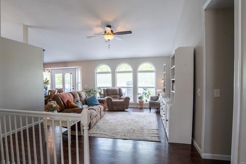 645 Fox Hill Estates Dr, Manchester, MO 63021 photo 2