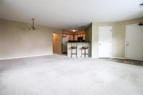 1335 Crossings Ct #A, Ballwin, MO 63021 photo 4